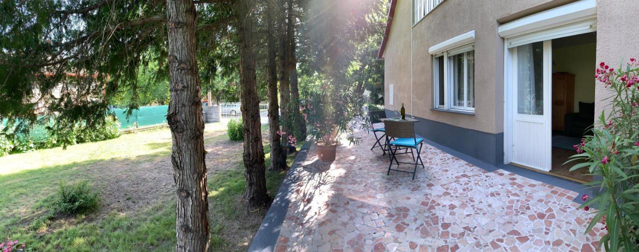 Pellegrini Apartman บาลาโตนาคาลิ ภายนอก รูปภาพ